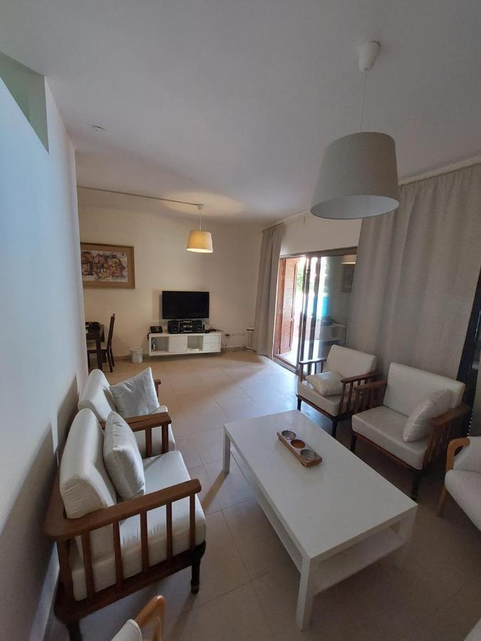 Ground Floor Apartment By Circular Pool In Talabay 亚喀巴 外观 照片