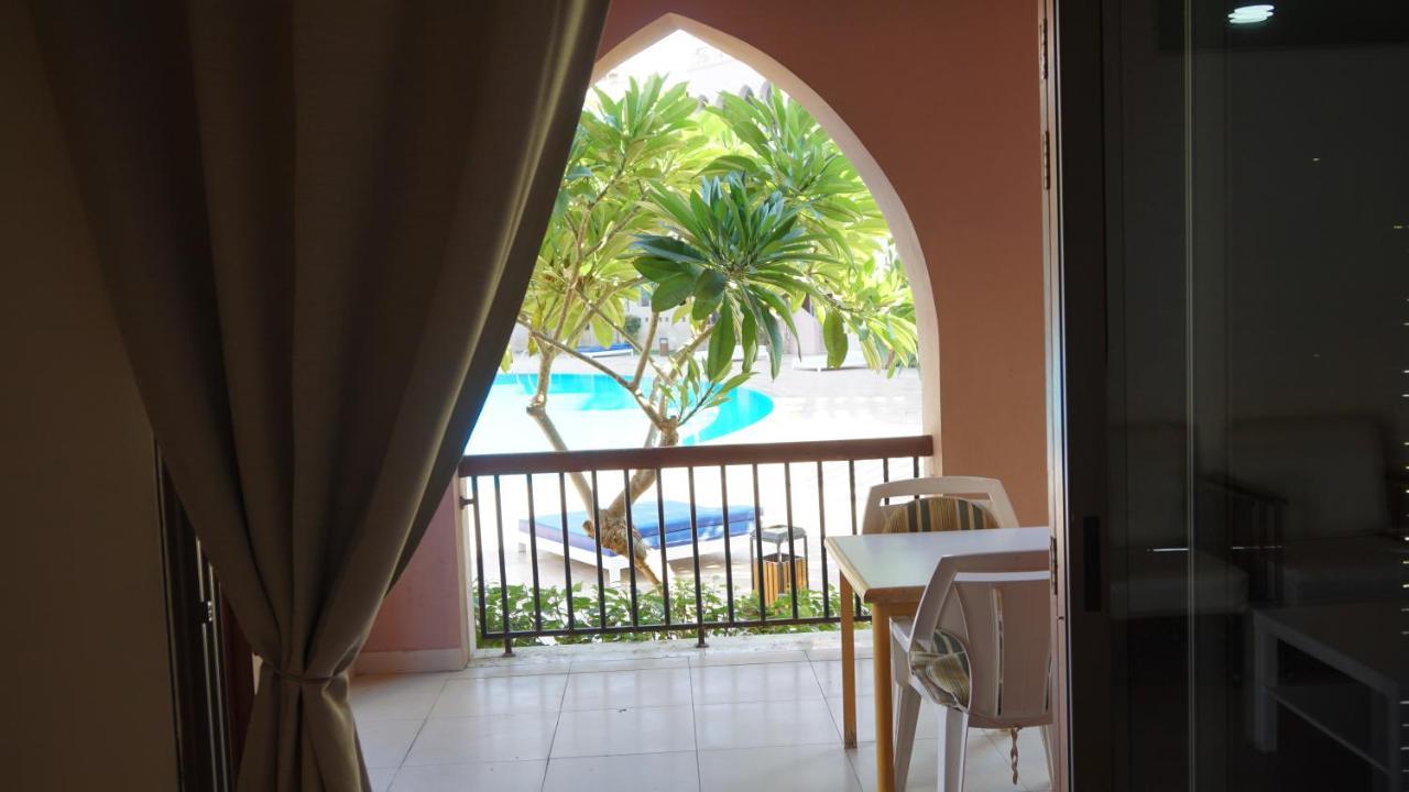 Ground Floor Apartment By Circular Pool In Talabay 亚喀巴 外观 照片
