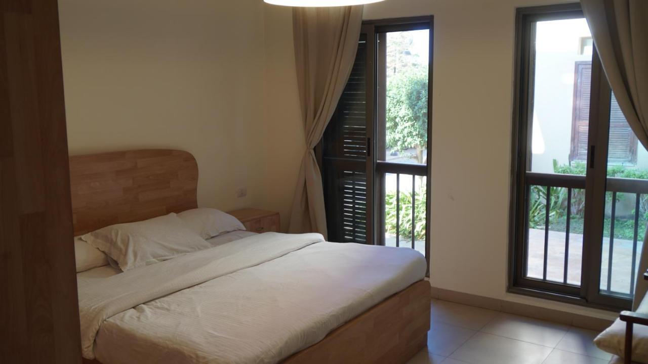 Ground Floor Apartment By Circular Pool In Talabay 亚喀巴 外观 照片